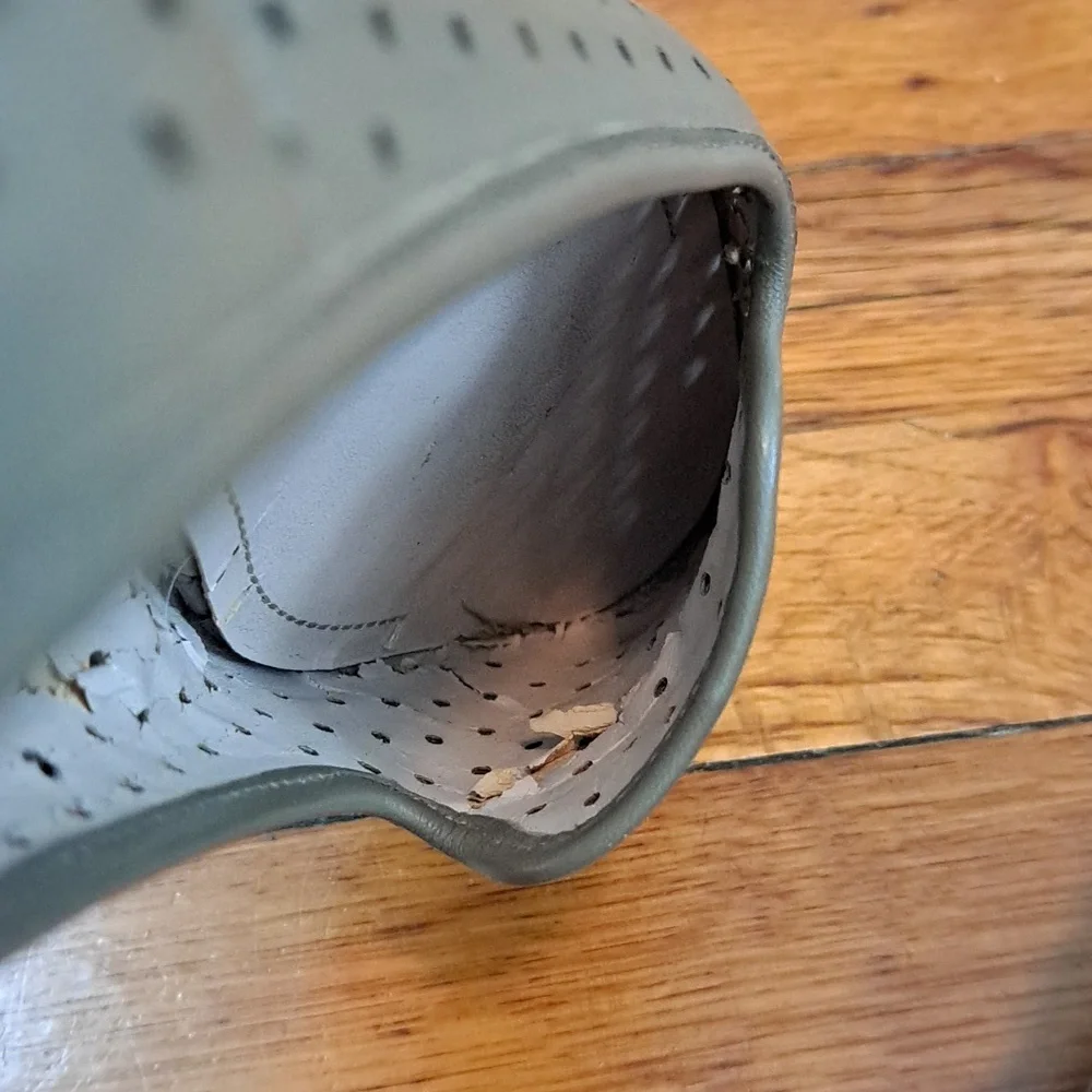 Leather Flats 8/10
